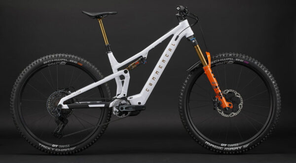 Commencal T.E.M.P.O. POWER SIGNATURE GLITTERY WHITE 29" 400 Wh Diamant