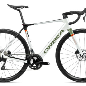 Orbea Gain M30 White Chic-Metallic Green Artichoke (Gloss) 28" 353 Wh Diamant