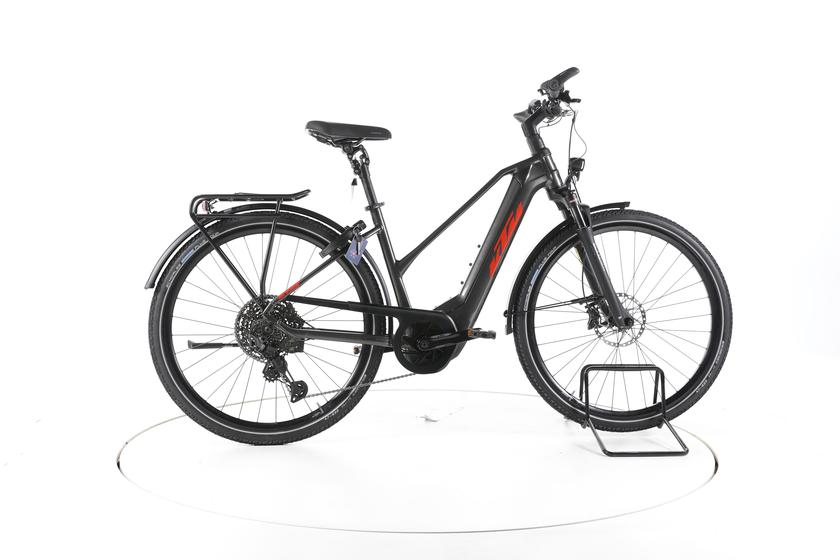 KTM Macina Sport Trekking E-Bike 2024