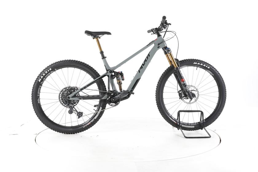 Pivot Cycles Shuttle SL E-Bike Fully Carbon