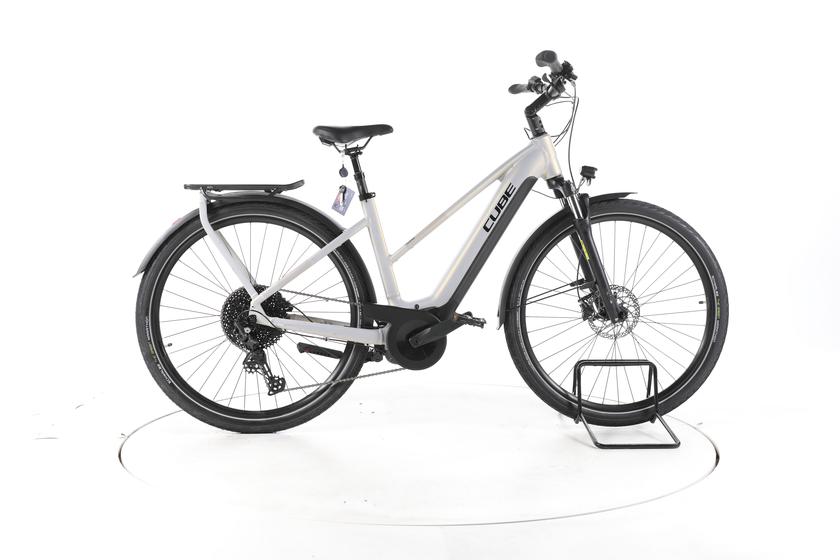 Cube Touring Hybrid Pro Trekking E-Bike