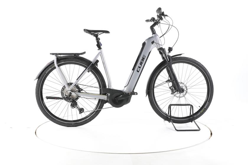 Cube Kathmandu Hybrid SL Trekking E-Bike Tiefeinsteiger