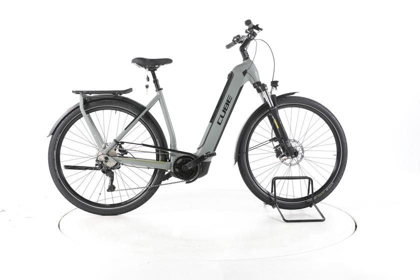 Cube Kathmandu Hybrid ONE Trekking E-Bike Tiefeinsteiger