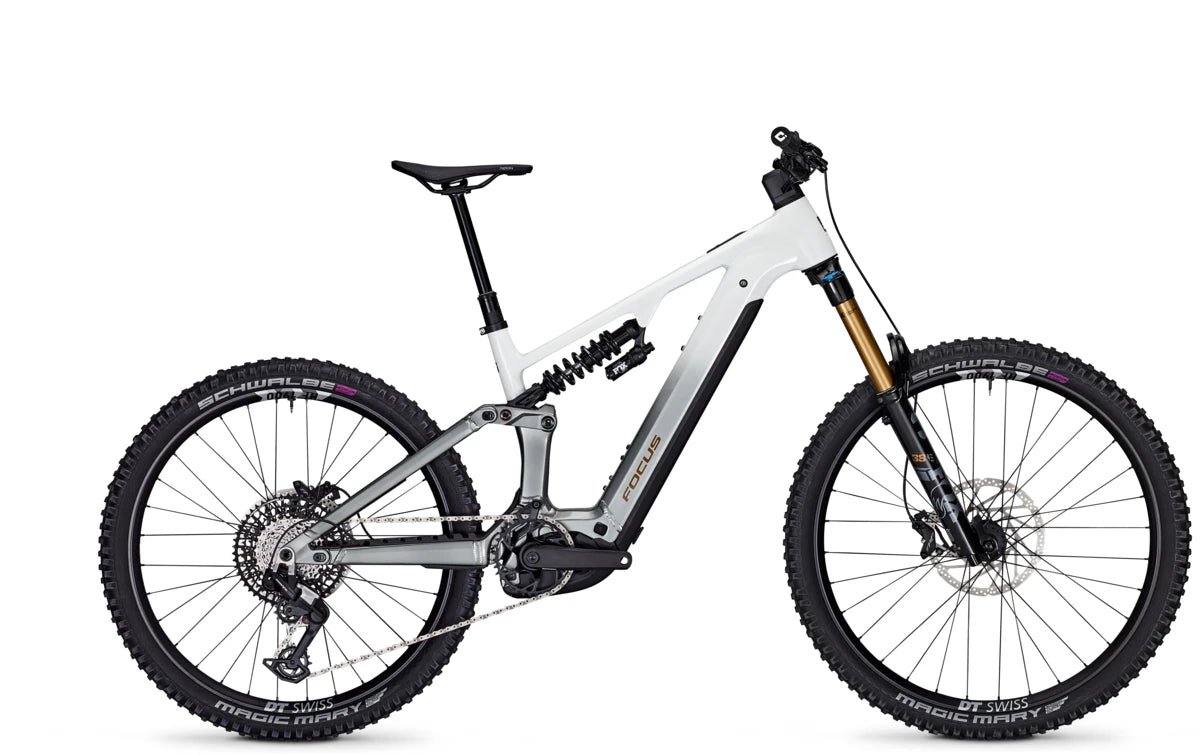 Focus SAM² 6.9 800 White / Steelgrey 2026 L