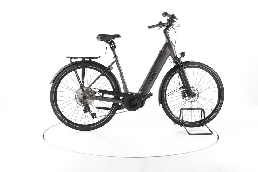 Cube Supreme Sport Hybrid SLX Trekking E-Bike Tiefeinsteiger