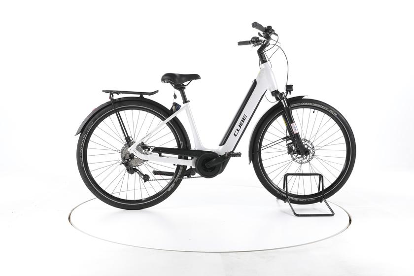 Cube Supreme Sport Hybrid ONE Trekking E-Bike Tiefeinsteiger
