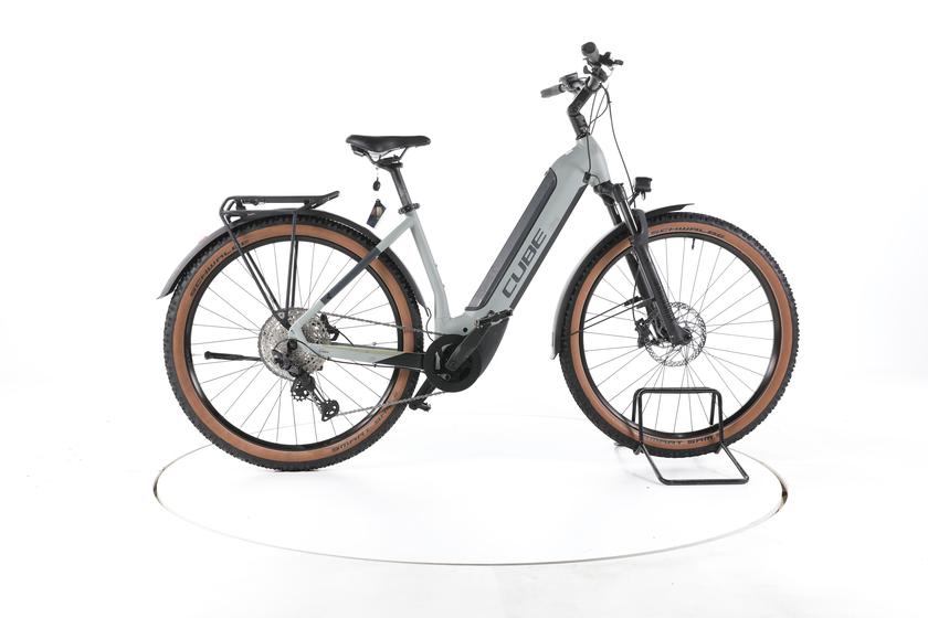 Cube Reaction Hybrid Race Trekking E-Bike Tiefeinsteiger