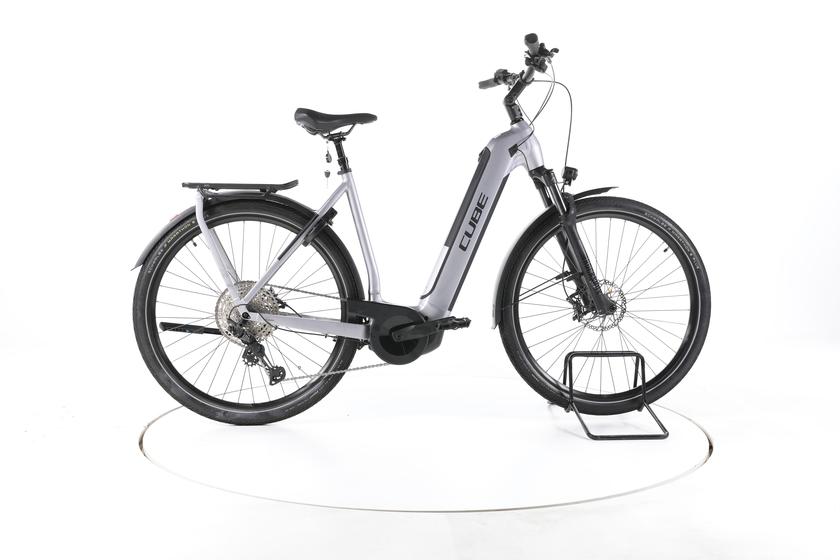Cube Kathmandu Hybrid SLX Trekking E-Bike Tiefeinsteiger