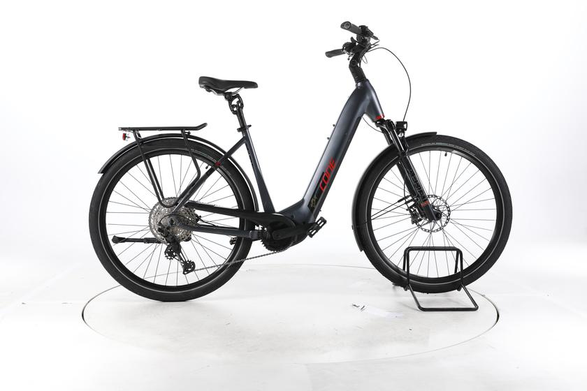 CONE Bikes eStreet IN Jubilee Trekking E-Bike Tiefeinsteiger