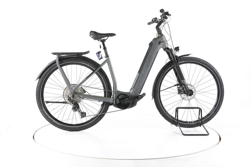Cube Kathmandu Hybrid Pro Trekking E-Bike Tiefeinsteiger